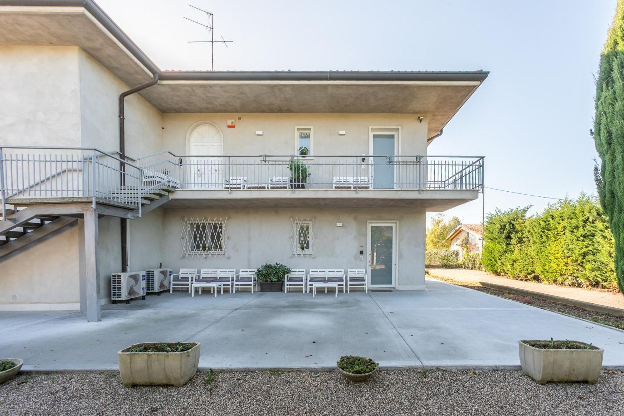 Bed Gold Apartment Castelnuovo del Garda Exterior photo