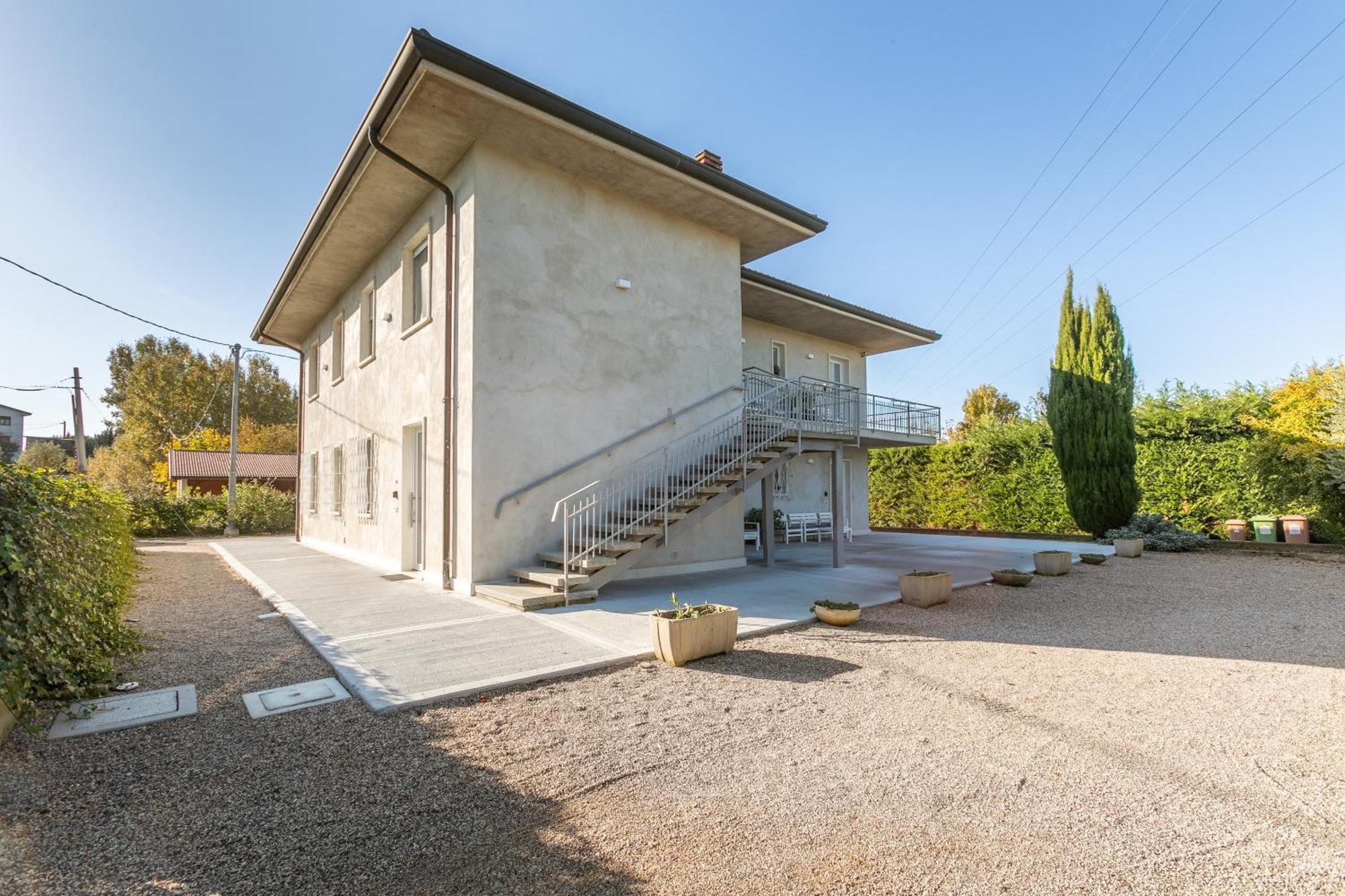 Bed Gold Apartment Castelnuovo del Garda Exterior photo