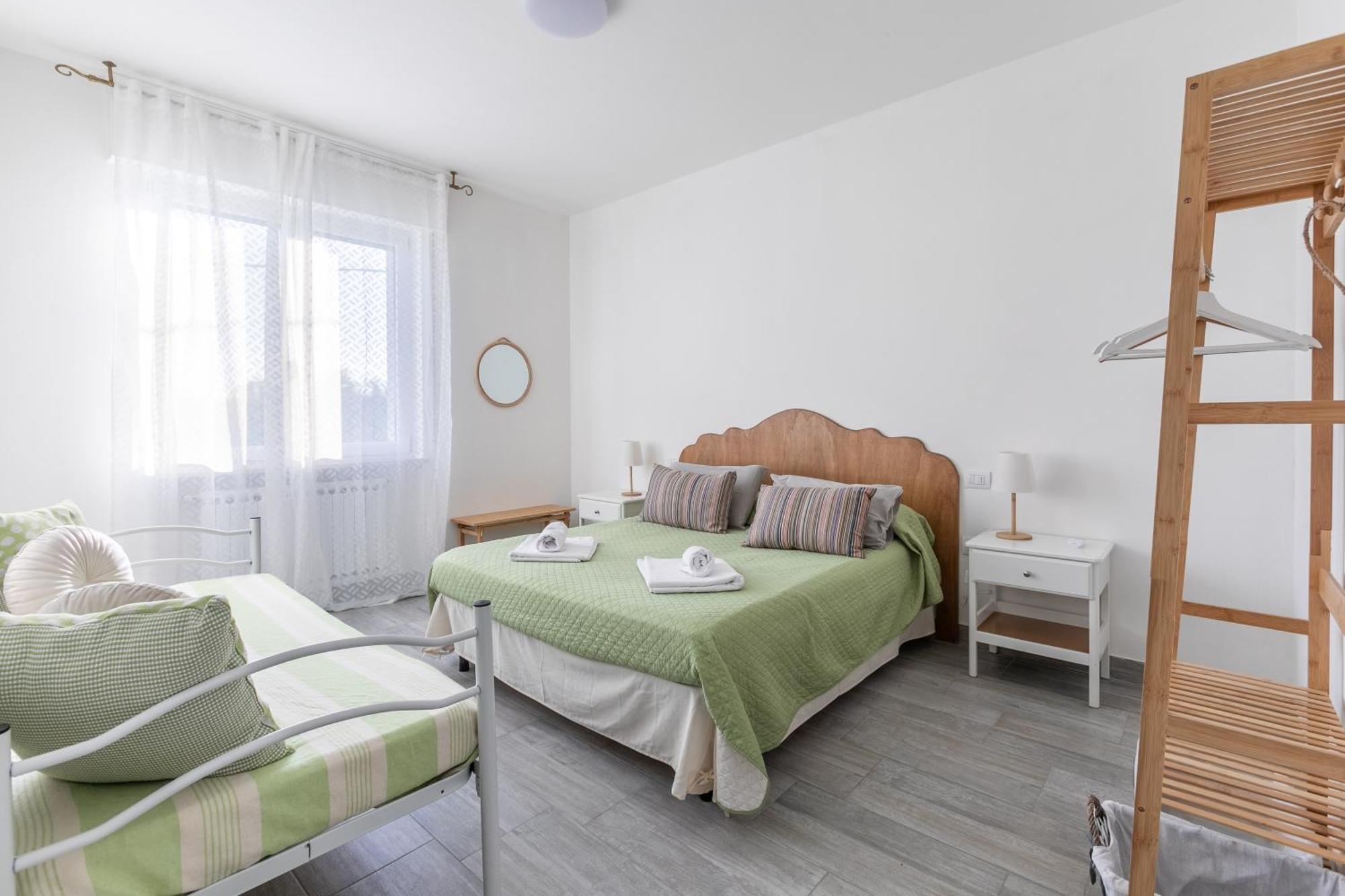 Bed Gold Apartment Castelnuovo del Garda Exterior photo
